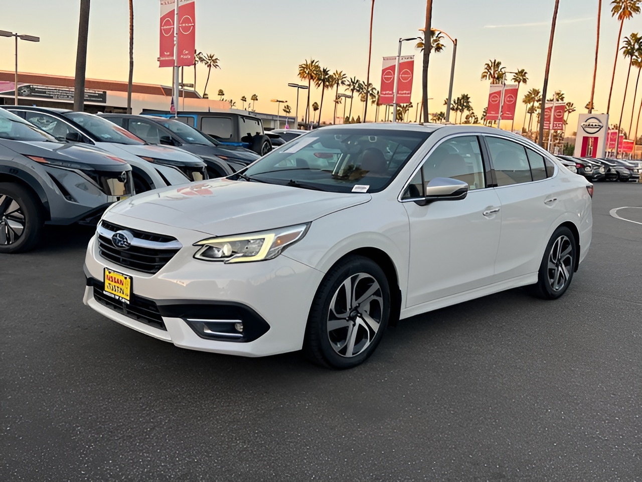 Vehicle image 27 of 34