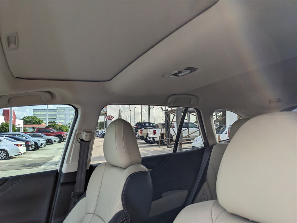 Vehicle image 13 of 38