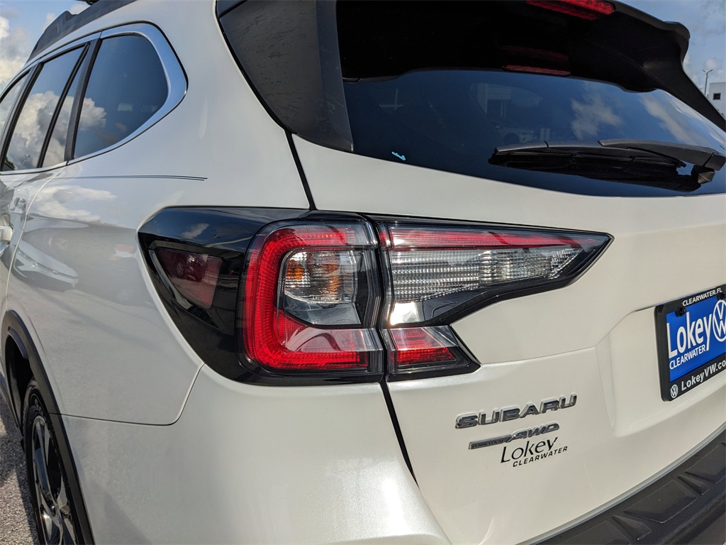 Vehicle image 33 of 38