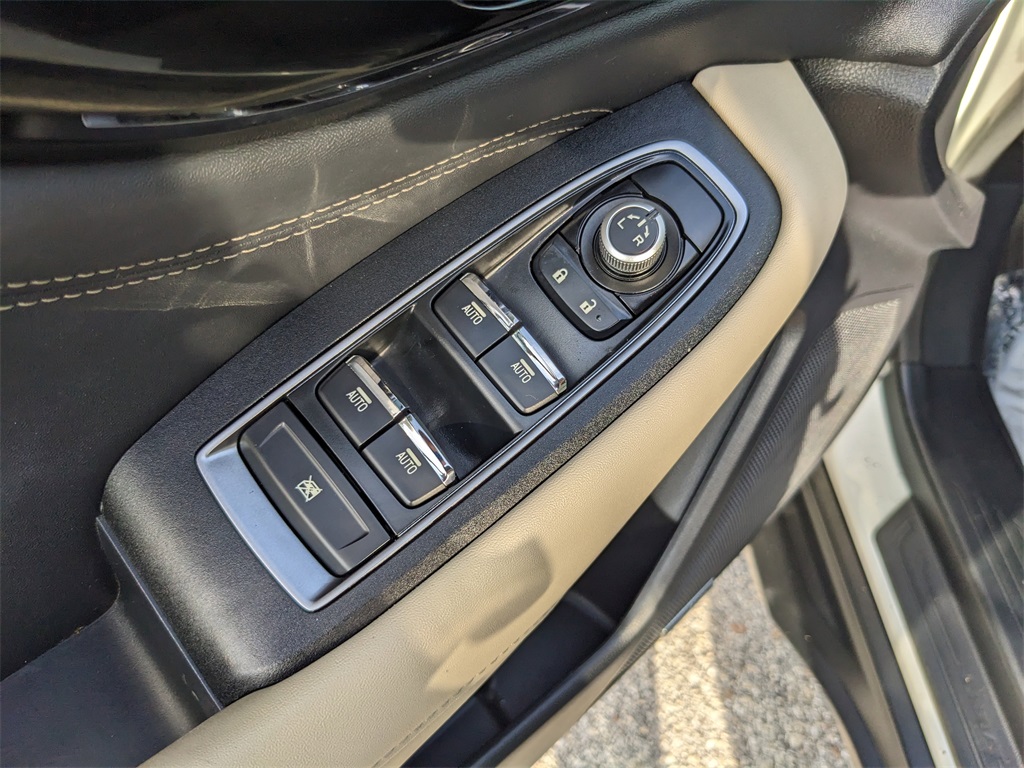 Vehicle image 28 of 38