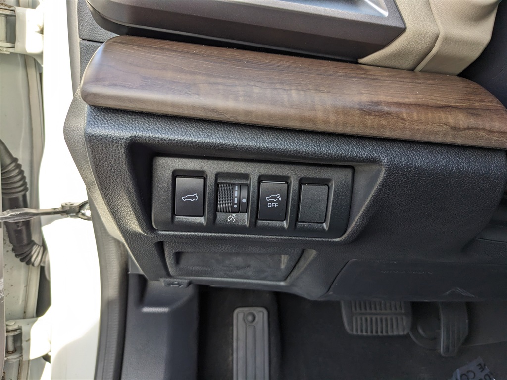 Vehicle image 36 of 38