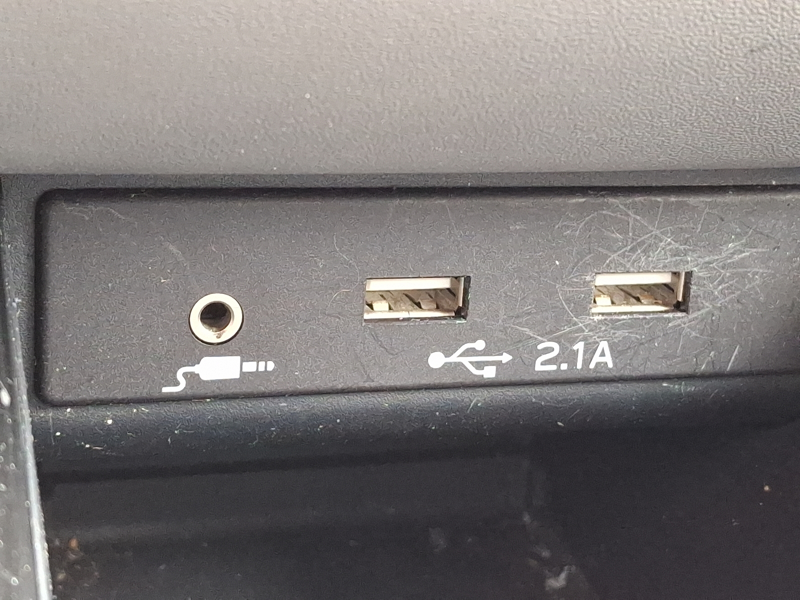 Vehicle image 24 of 30
