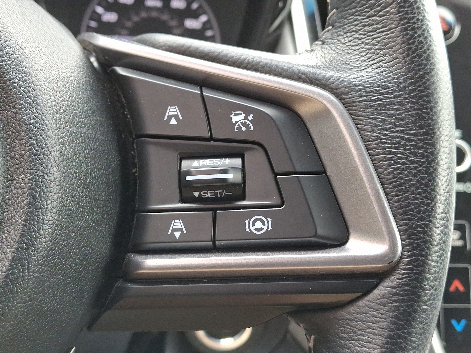 Vehicle image 21 of 30