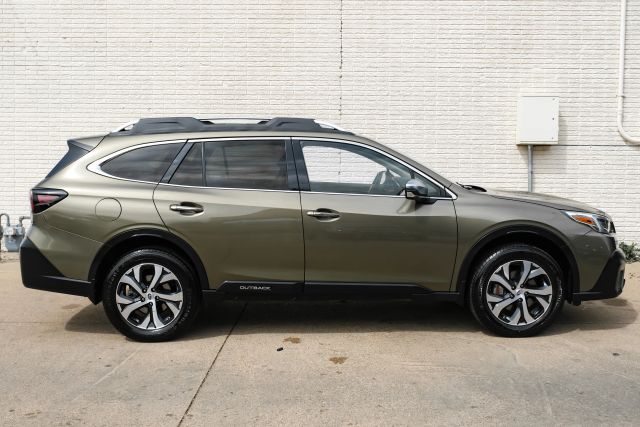 2020 Subaru Outback Touring XT Image 3 of 32