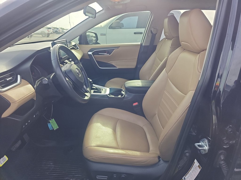 Vehicle image 5 of 5