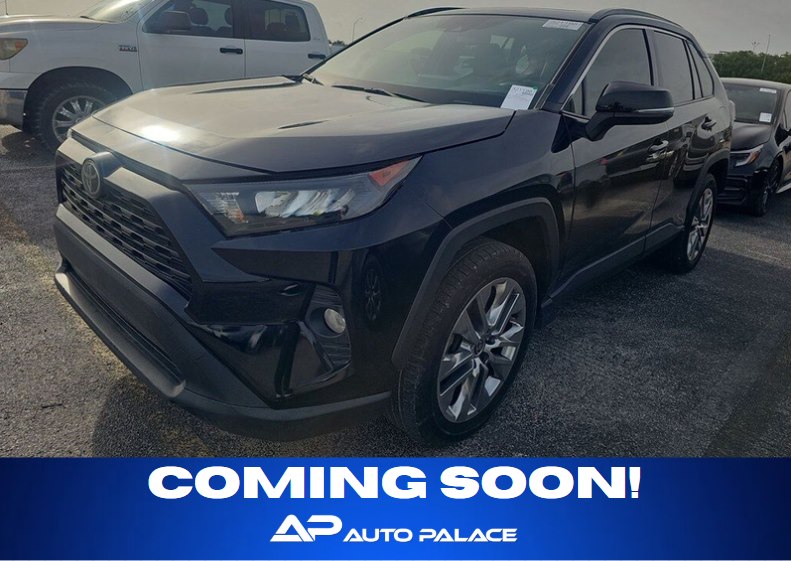 Vehicle image 1 of 5