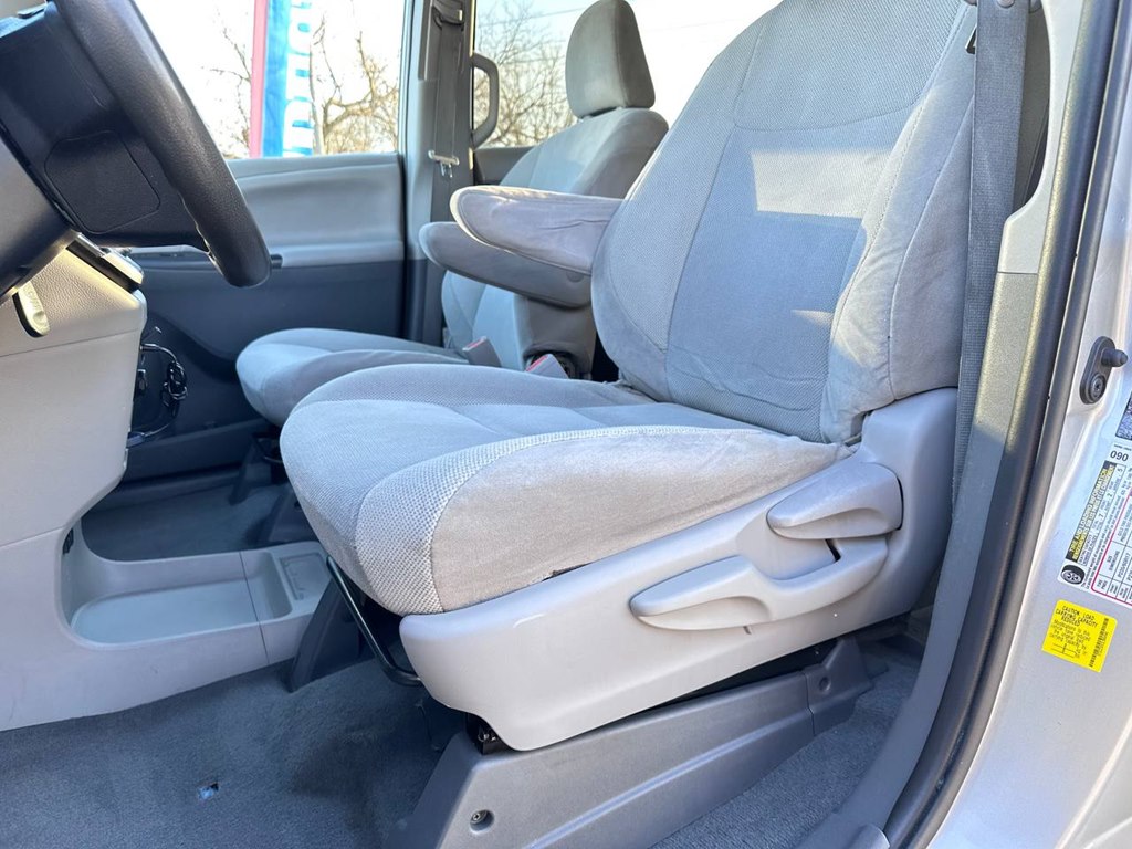 Vehicle image 19 of 53