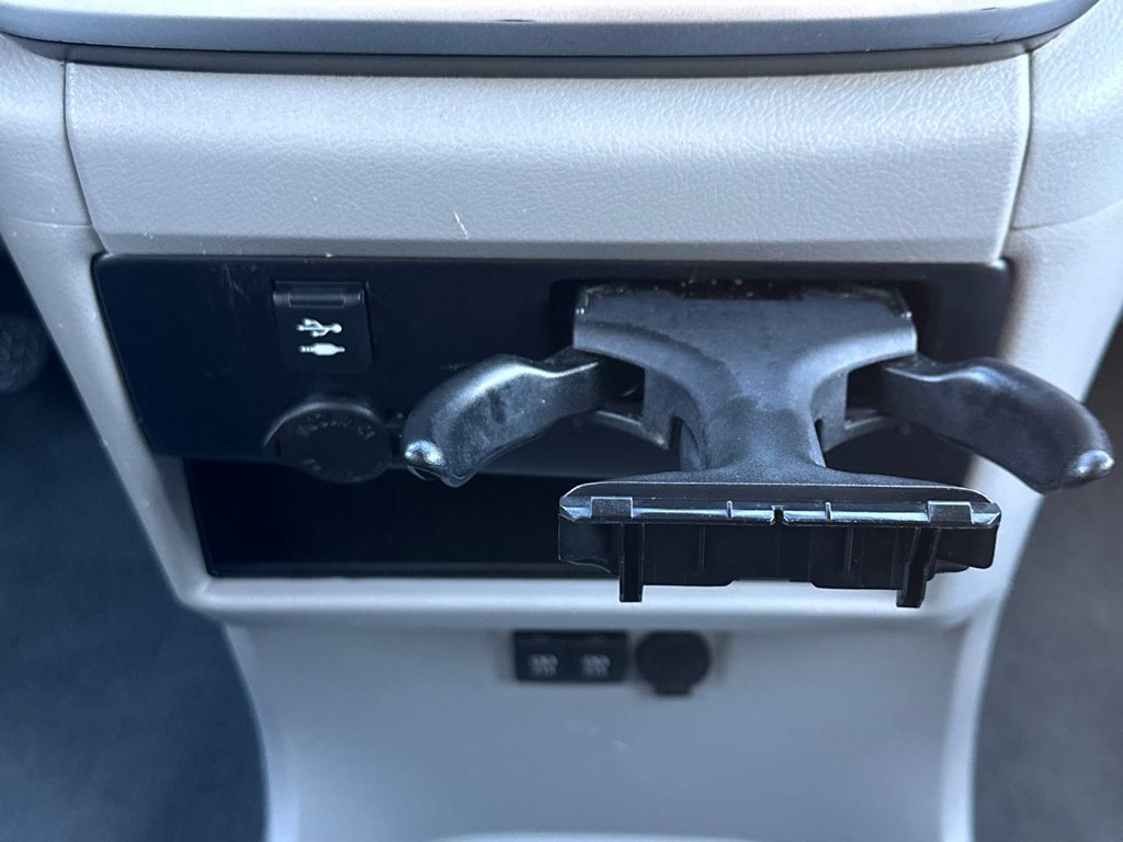 Vehicle image 32 of 53