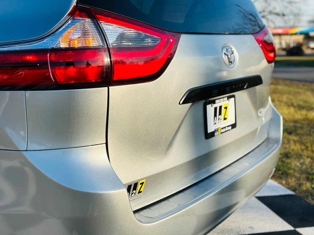 Vehicle image 15 of 53