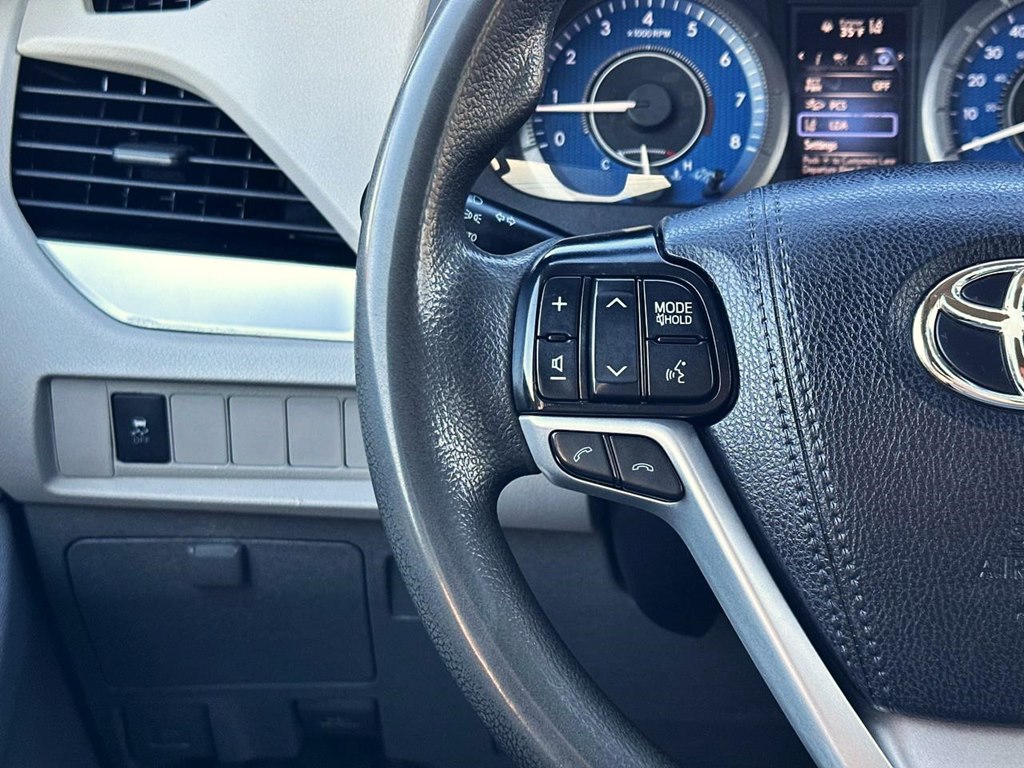 Vehicle image 23 of 53