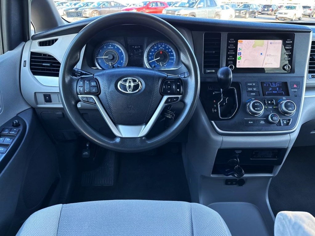 Vehicle image 21 of 53