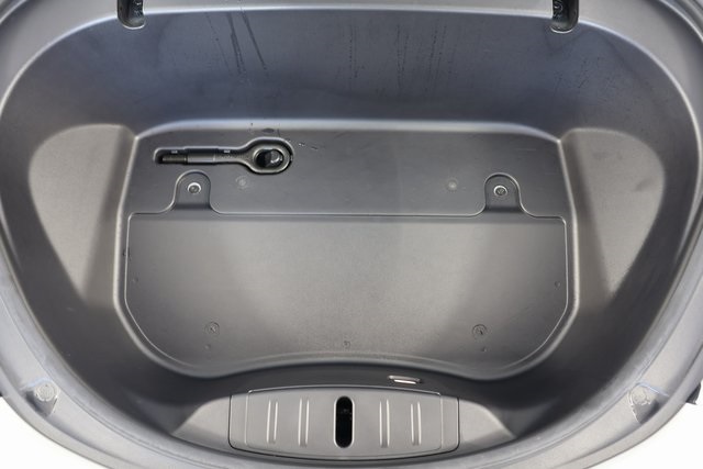 Vehicle image 23 of 28