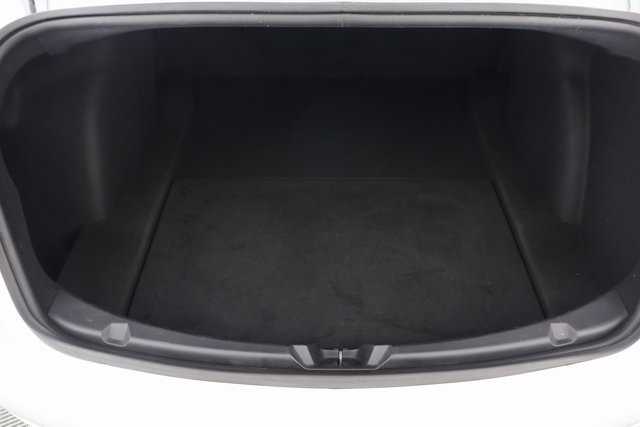 Vehicle image 8 of 28