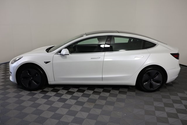Vehicle image 7 of 28