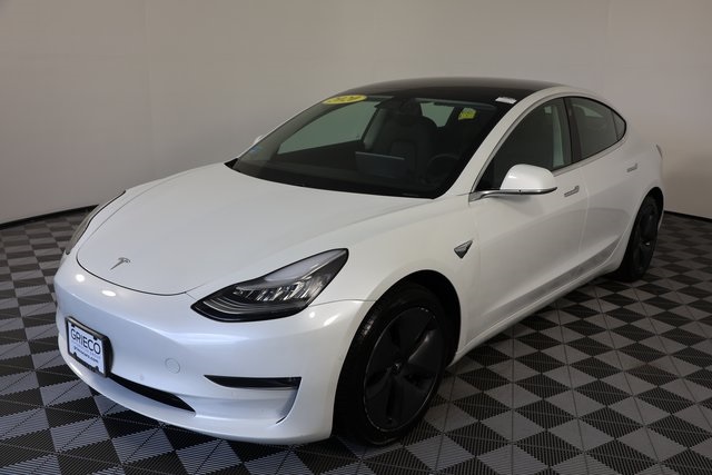 Vehicle image 1 of 28