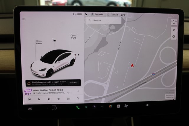 Vehicle image 18 of 28