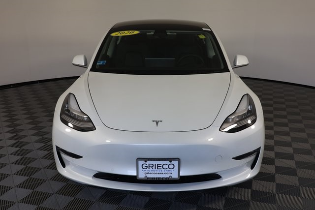 Vehicle image 2 of 28