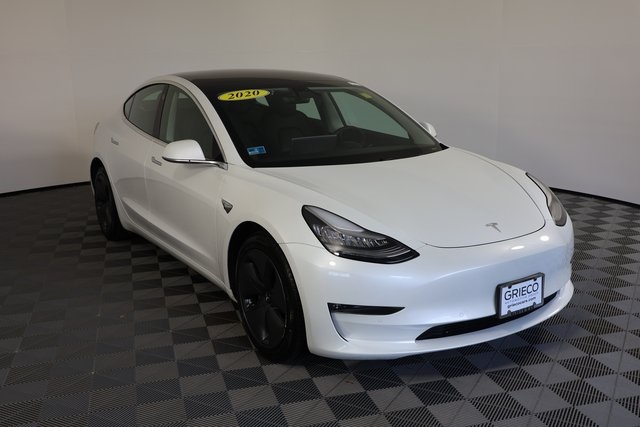 Vehicle image 3 of 28