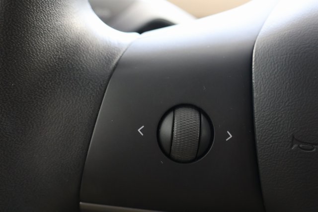 Vehicle image 24 of 28