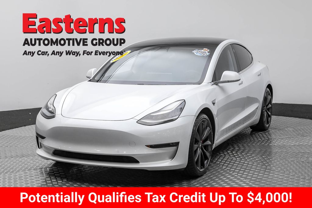 Vehicle image 4 of 62