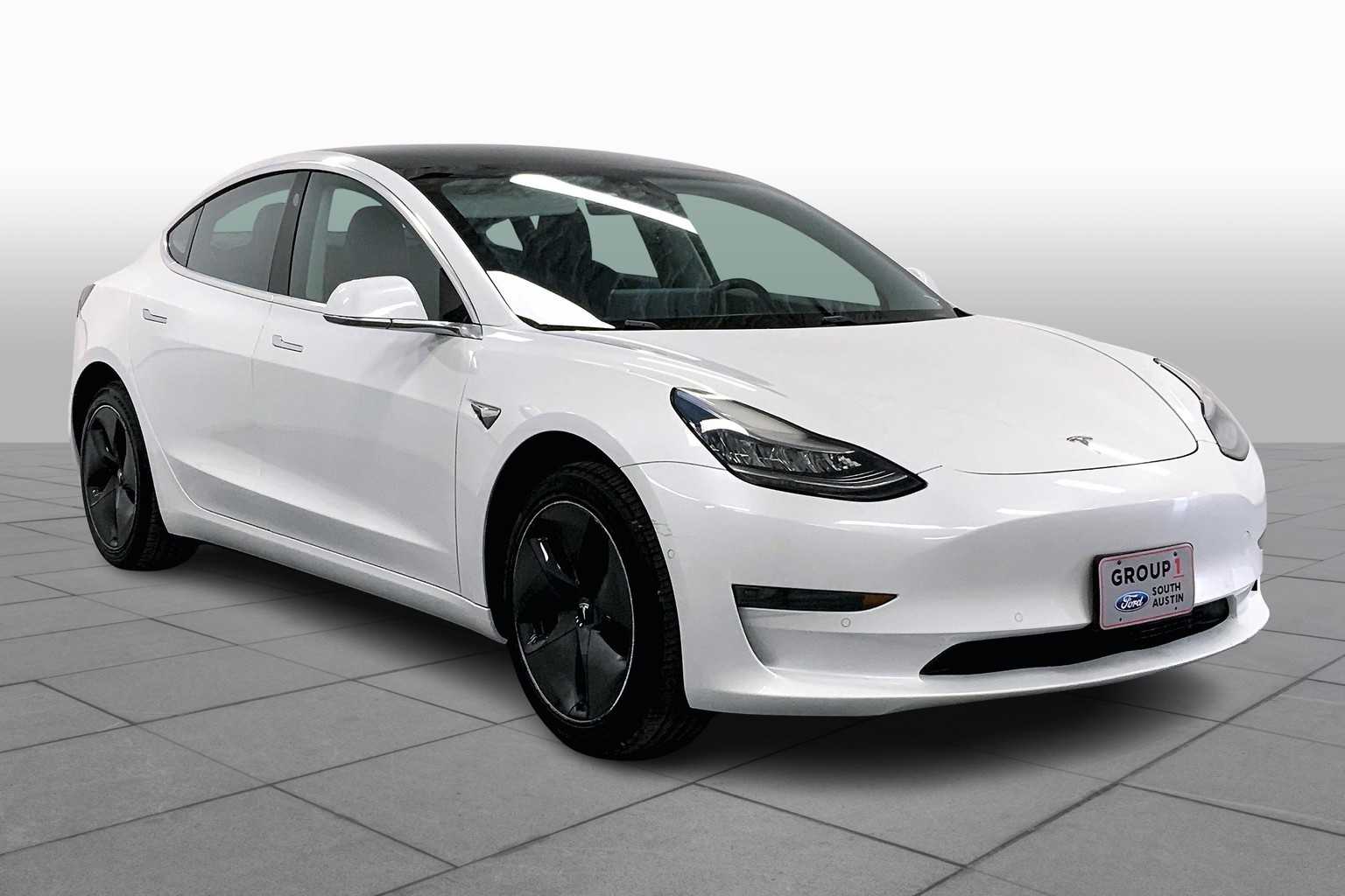 Vehicle image 4 of 30
