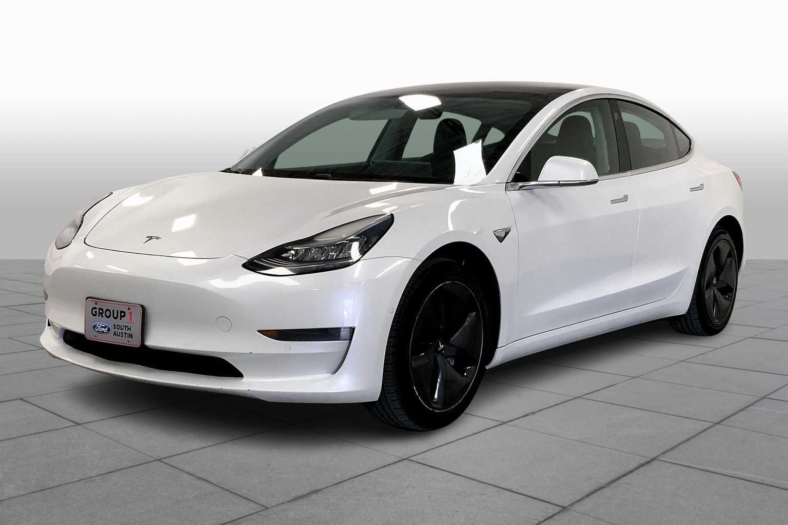 Vehicle image 1 of 30