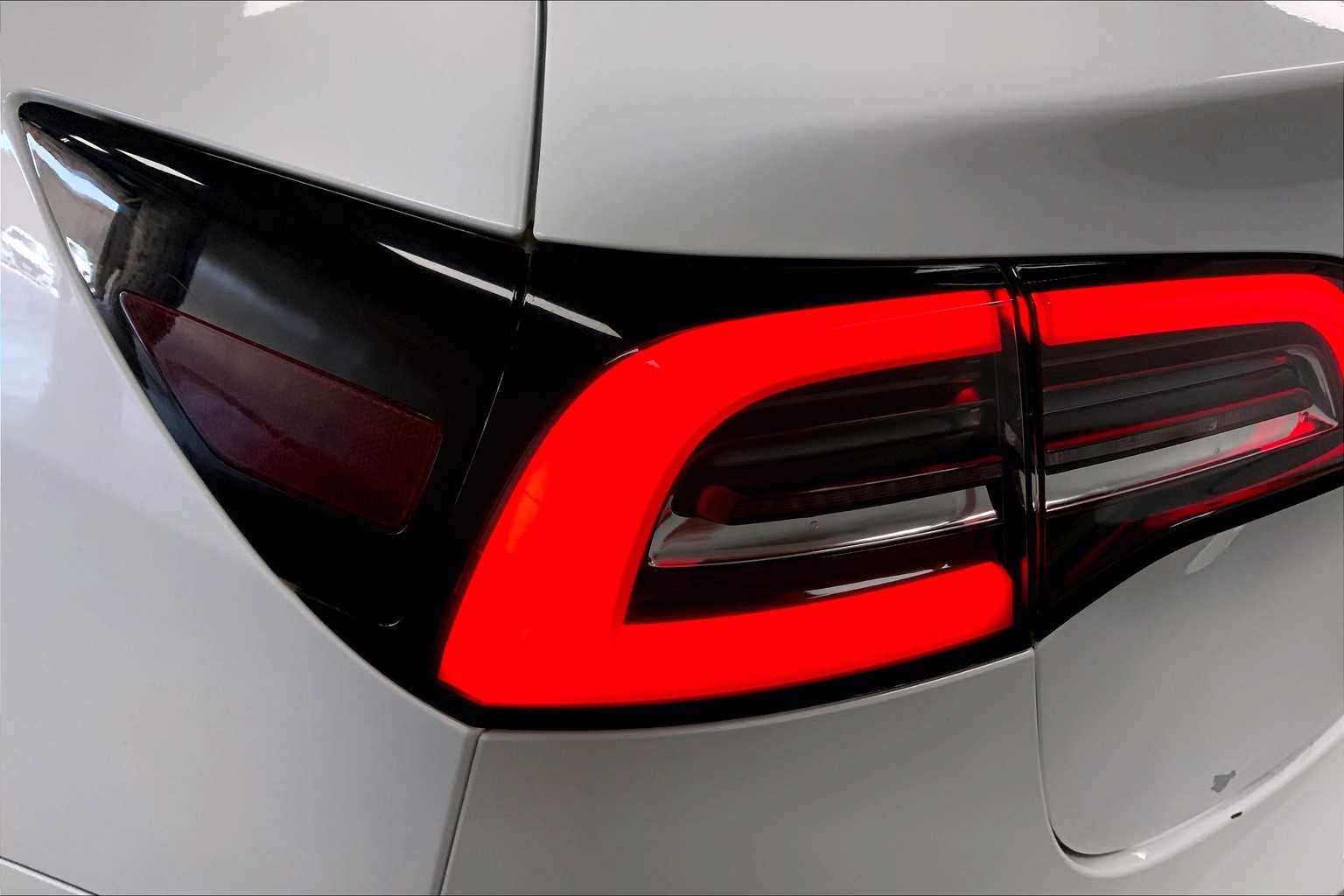 Vehicle image 22 of 30