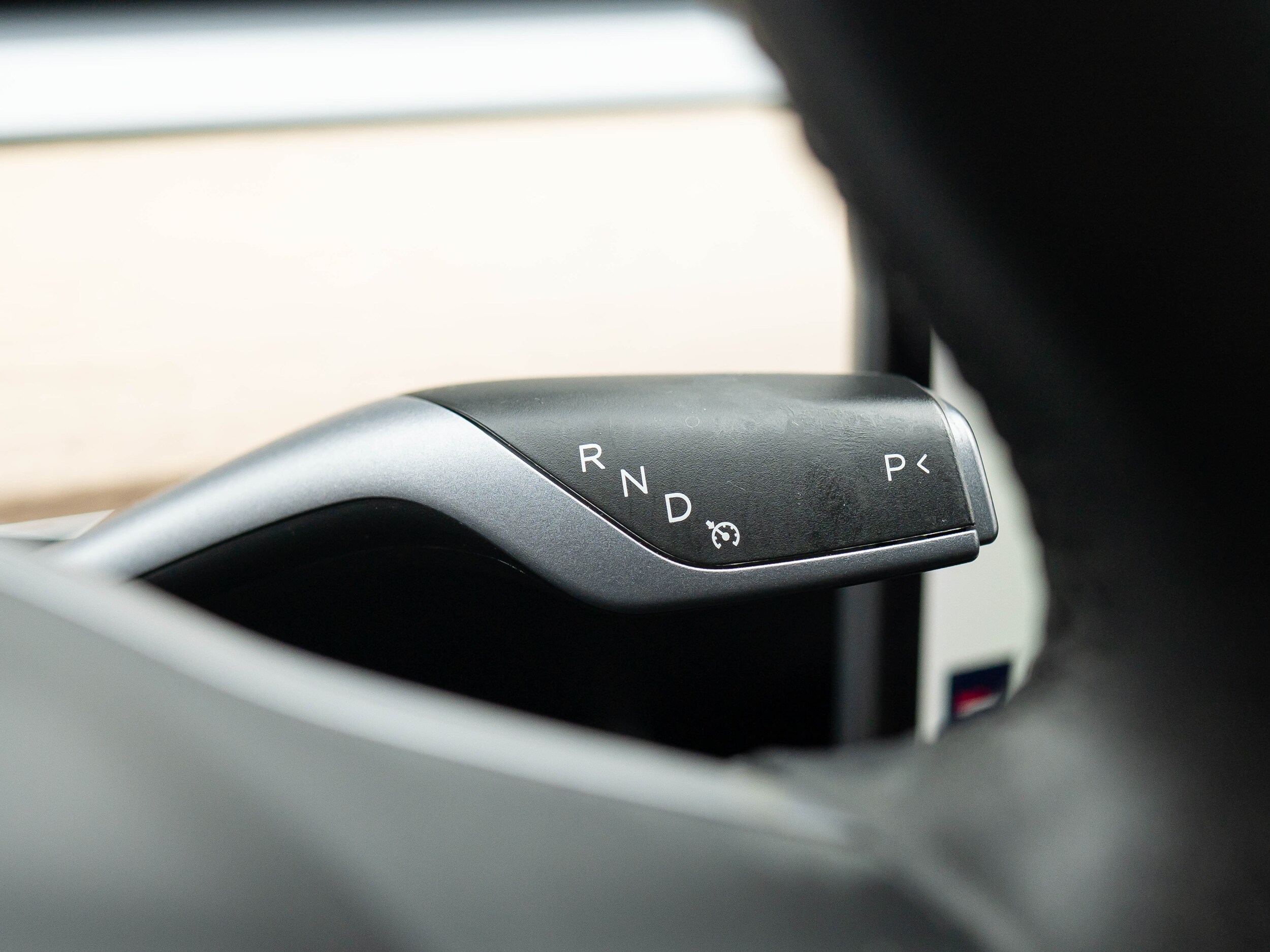 Vehicle image 27 of 44