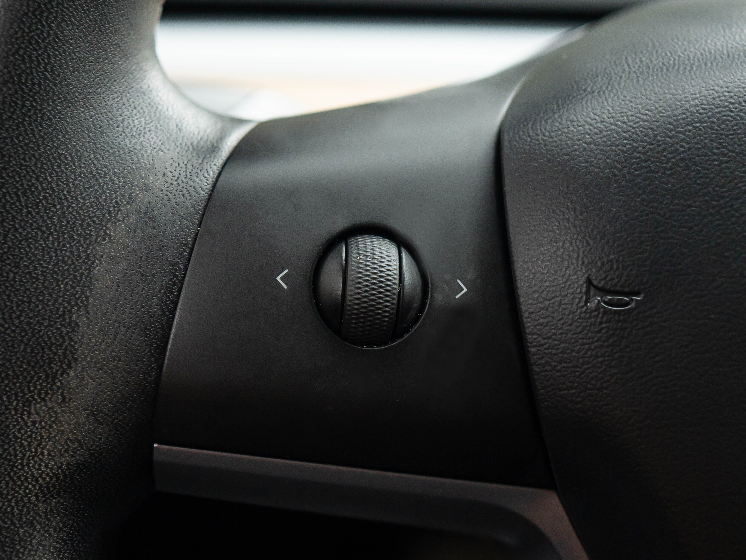 Vehicle image 36 of 44