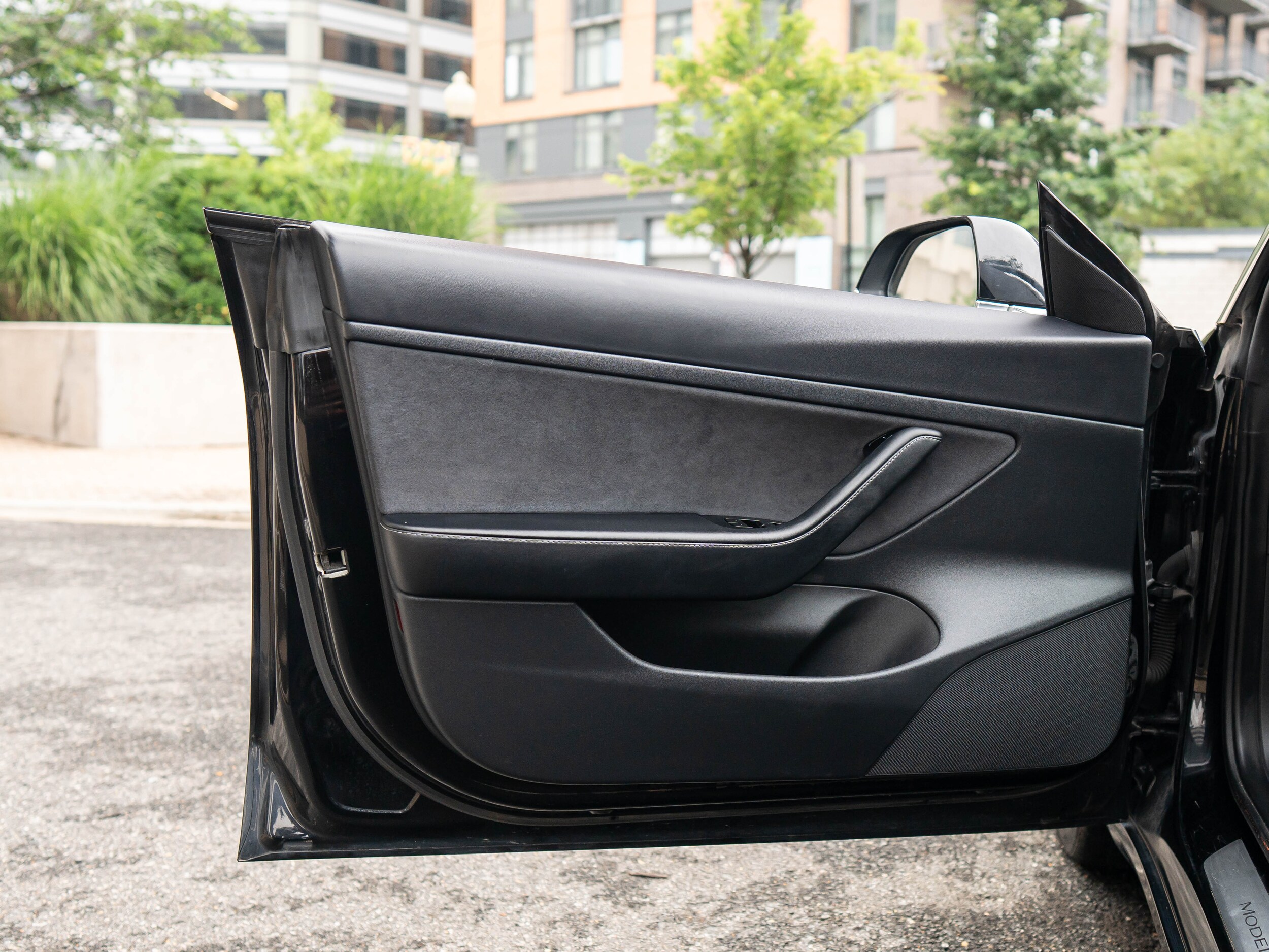 Vehicle image 24 of 44