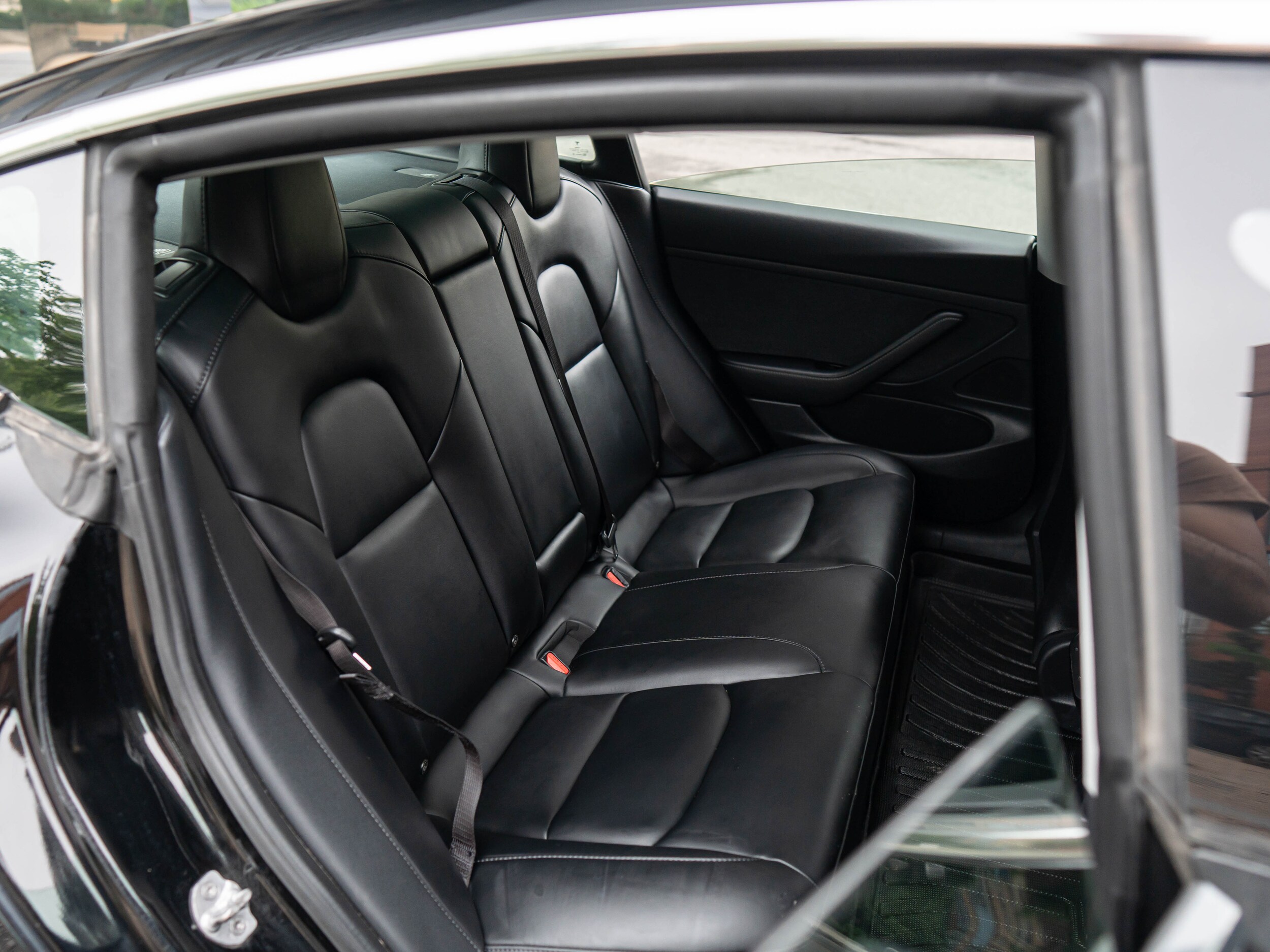 Vehicle image 11 of 44