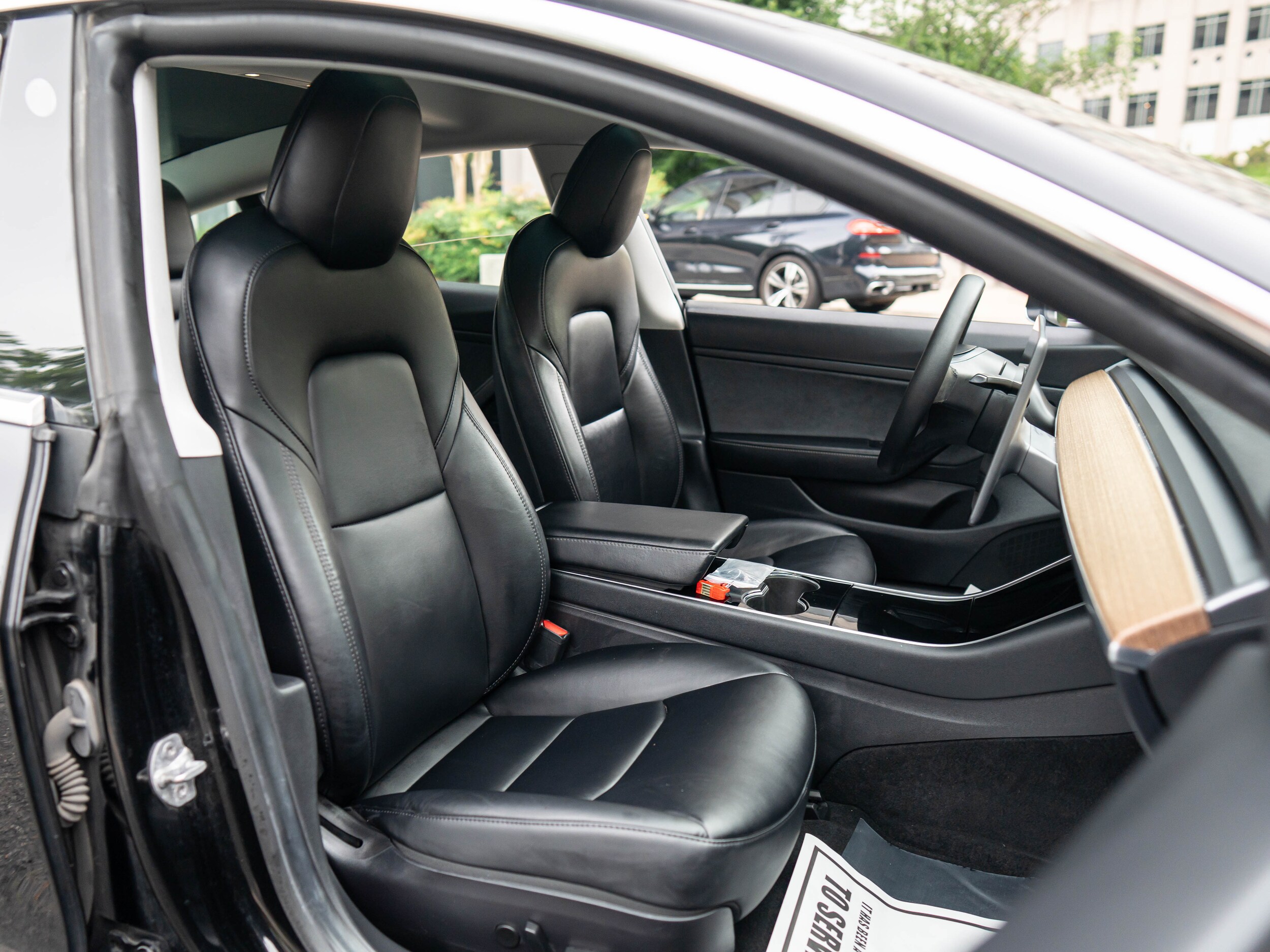 Vehicle image 12 of 44