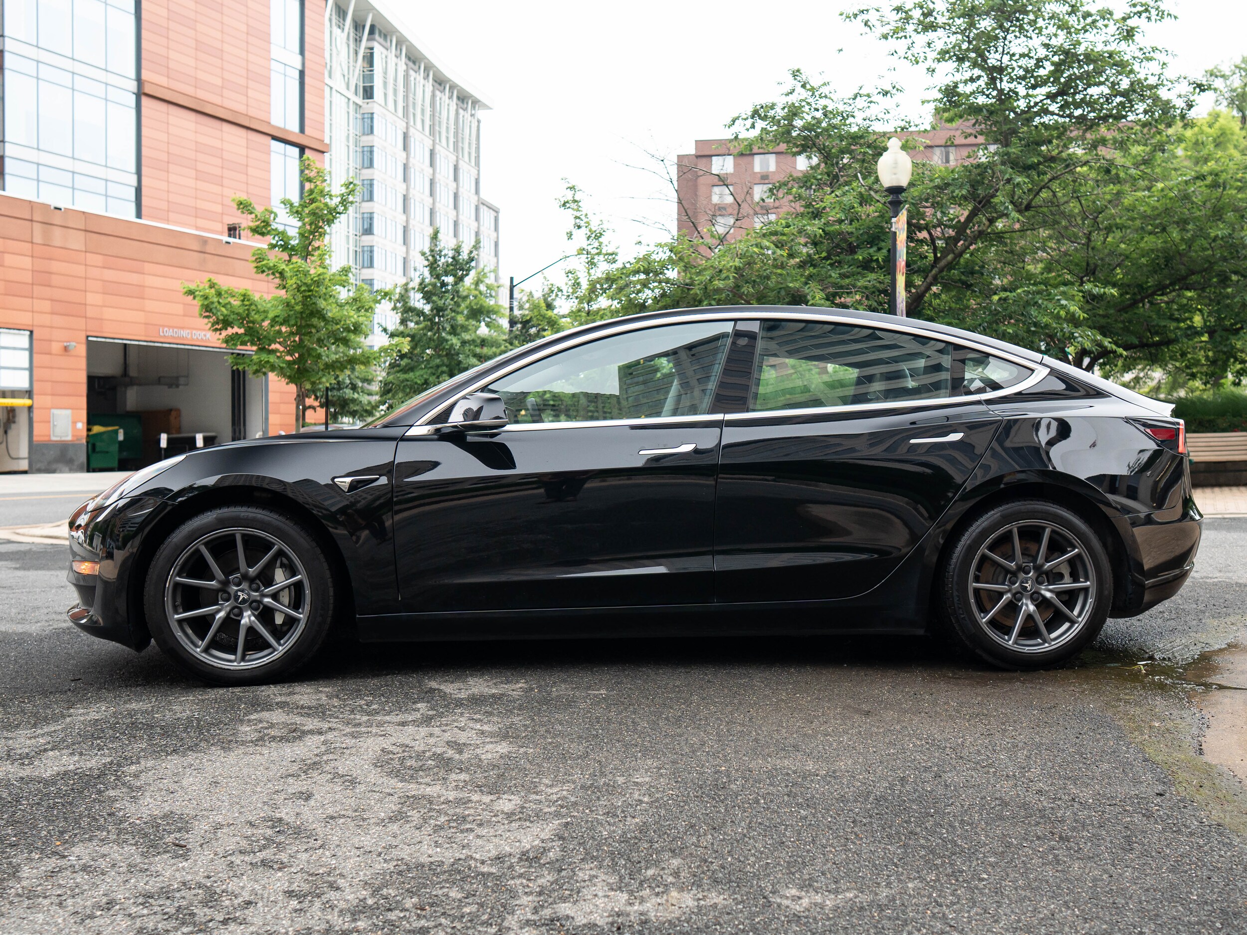 Vehicle image 4 of 44