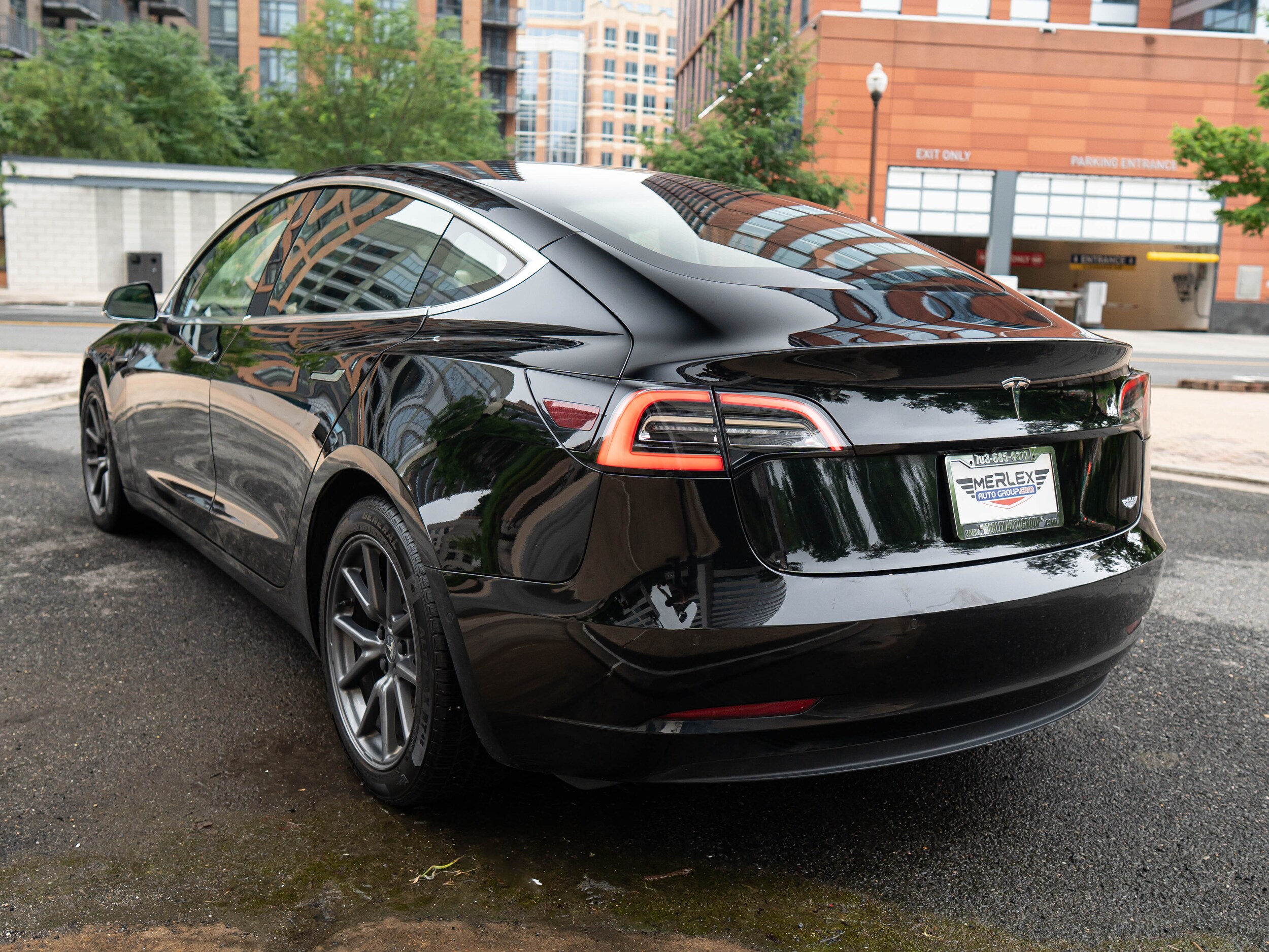 Vehicle image 3 of 44