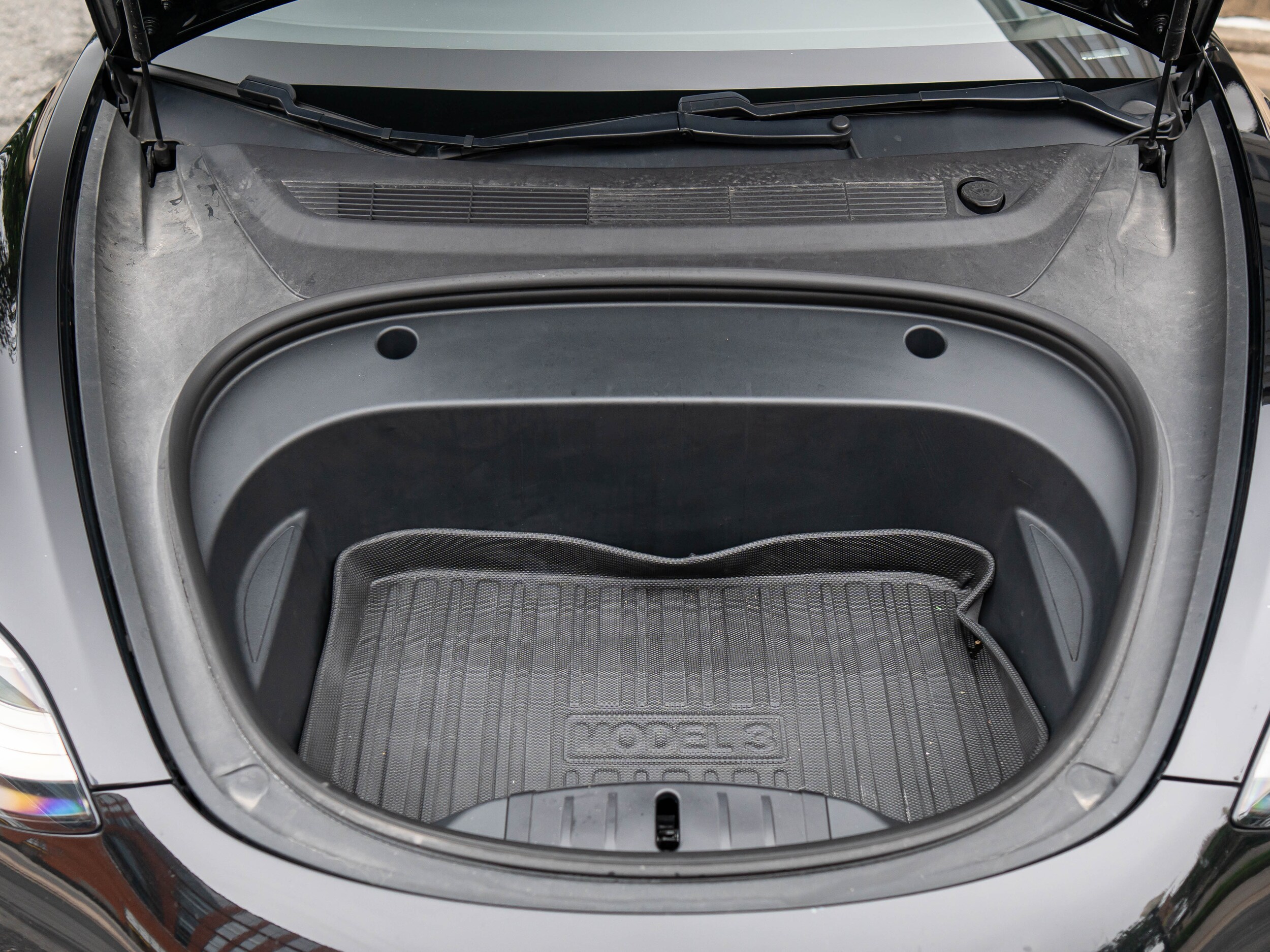 Vehicle image 10 of 44