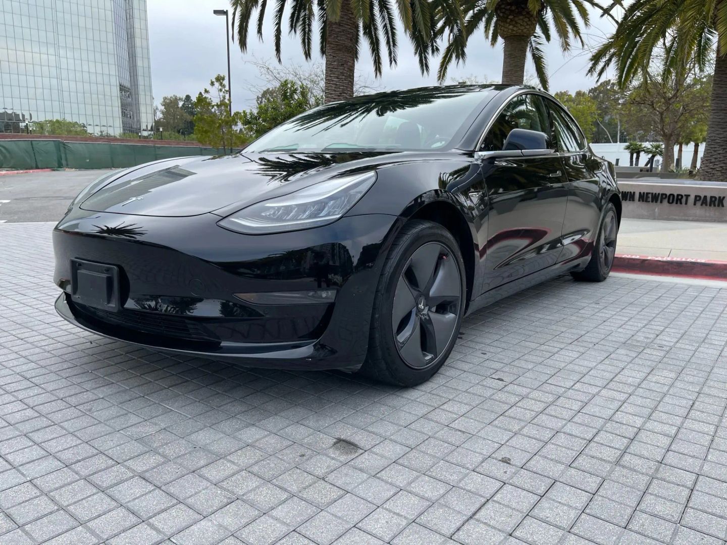 2020 Tesla Model 3 Standard Range Plus Image 1 of 34