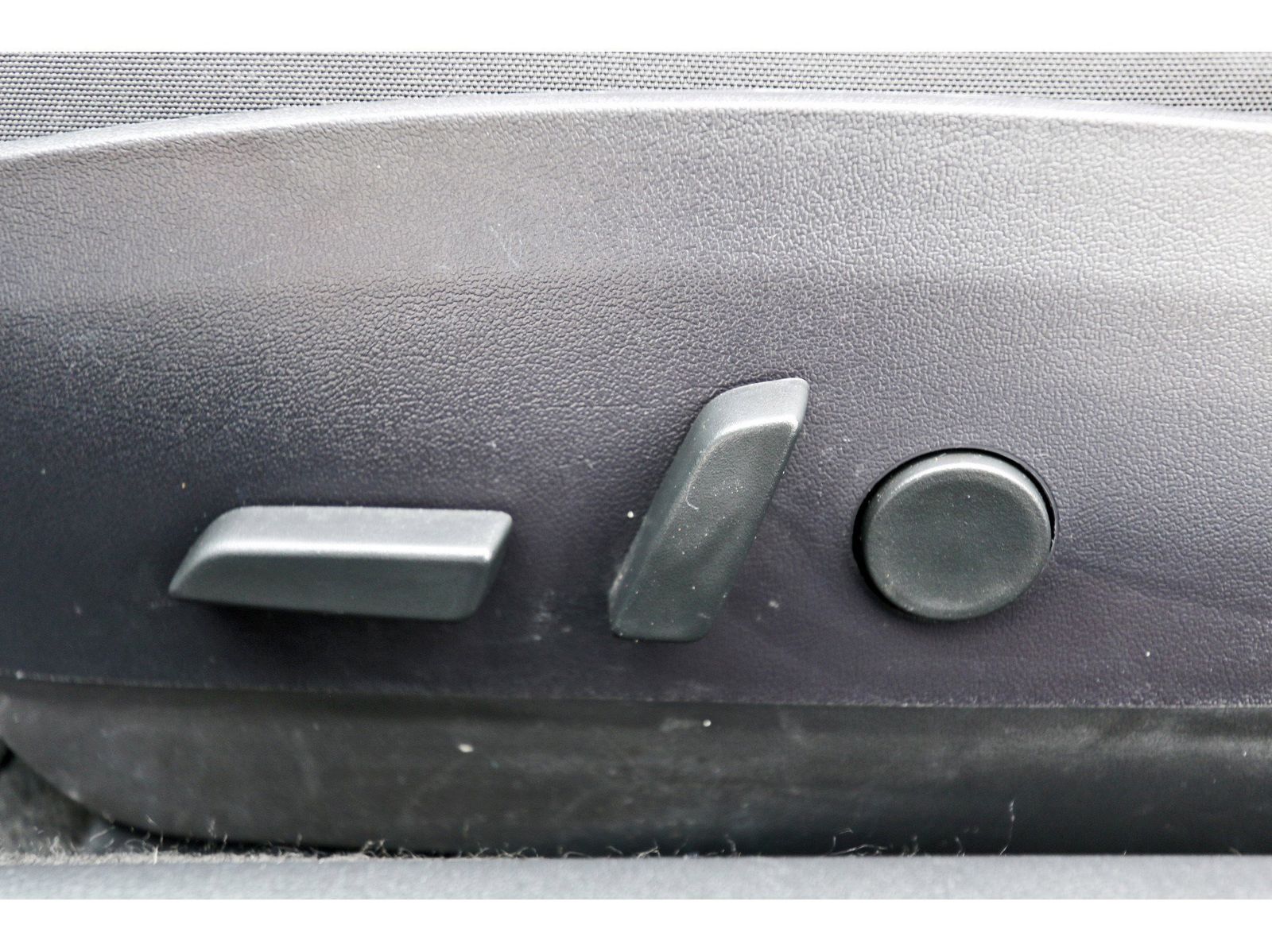 Vehicle image 22 of 26