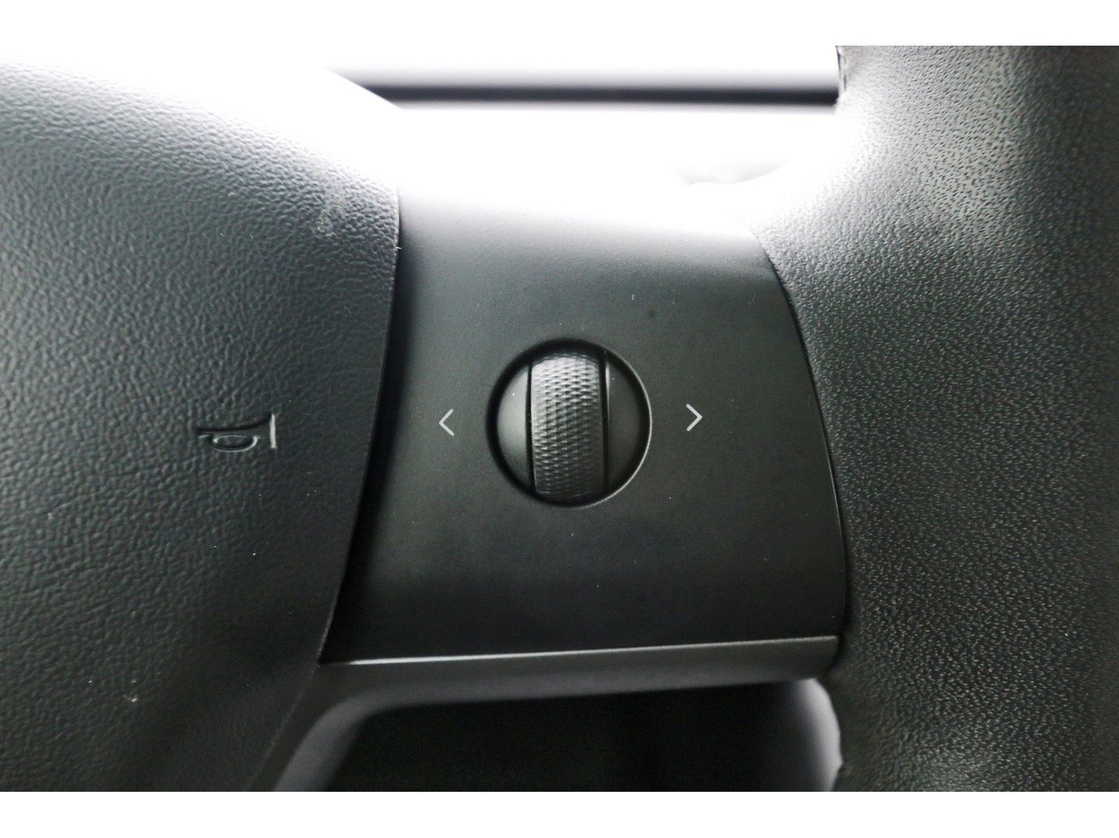 Vehicle image 20 of 26
