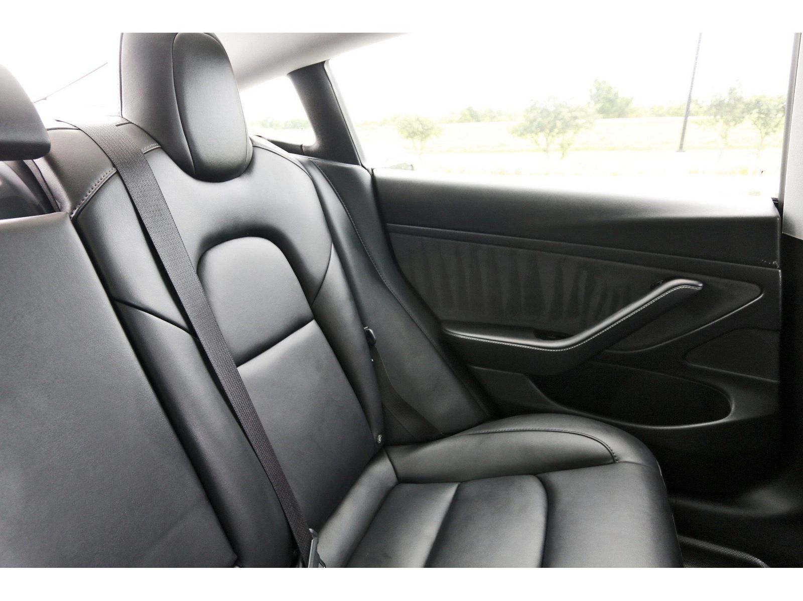 Vehicle image 9 of 26