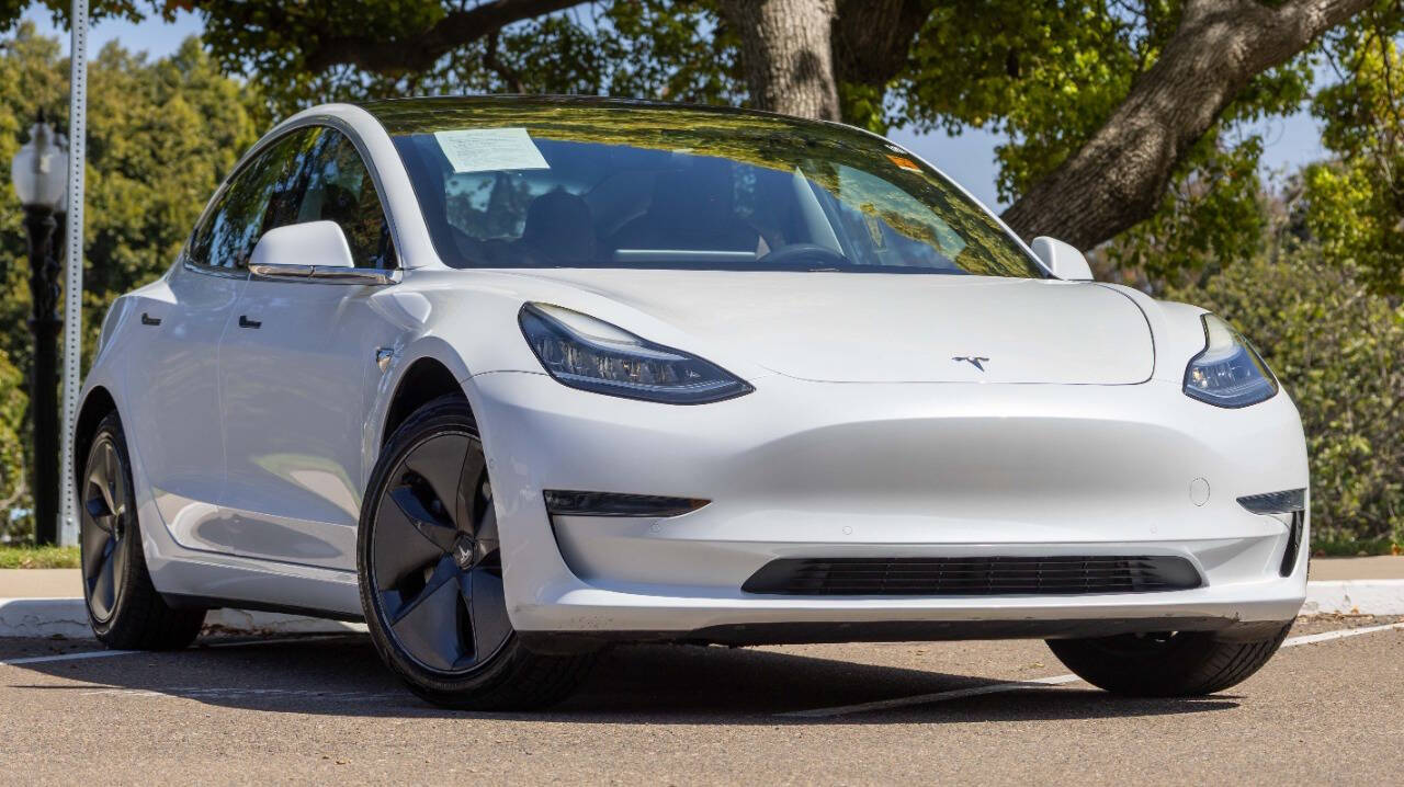 Vehicle image 5 of 24