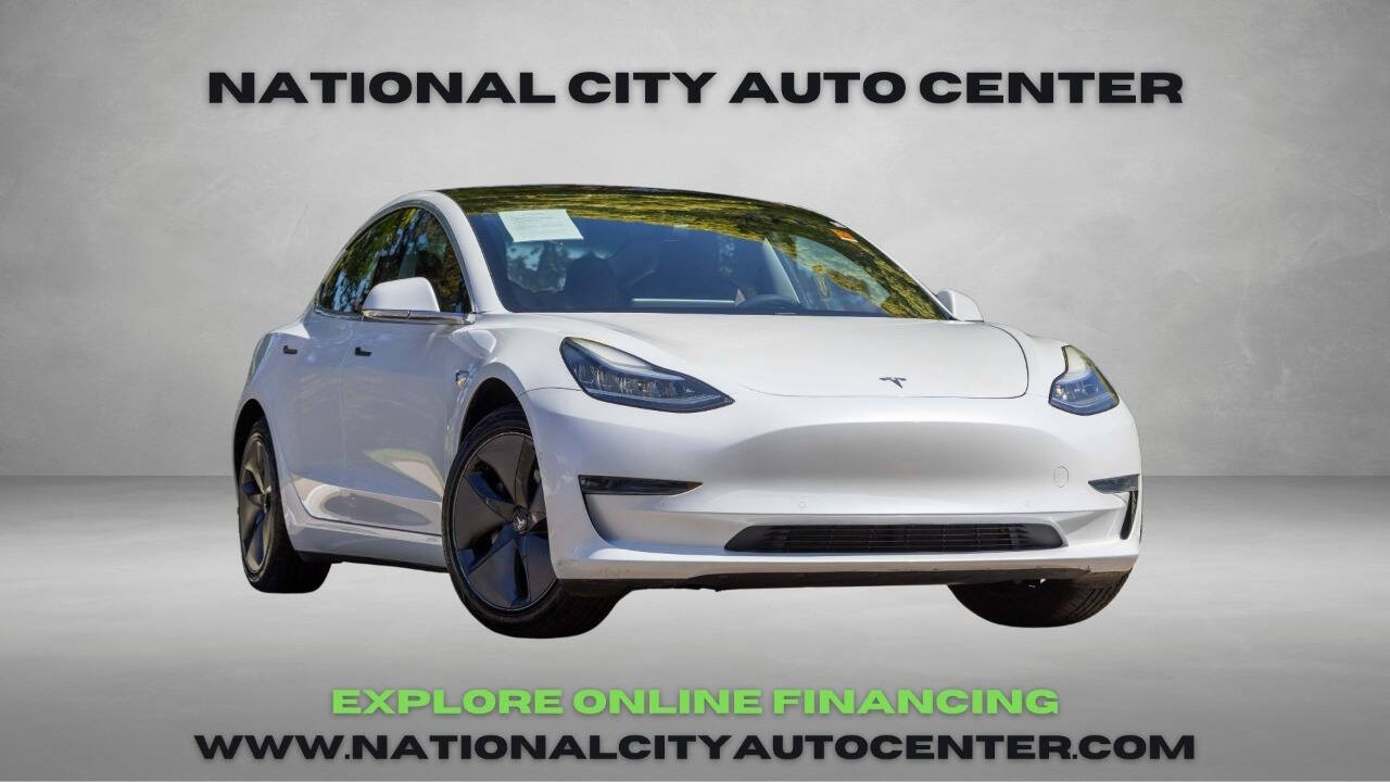 Vehicle image 4 of 24