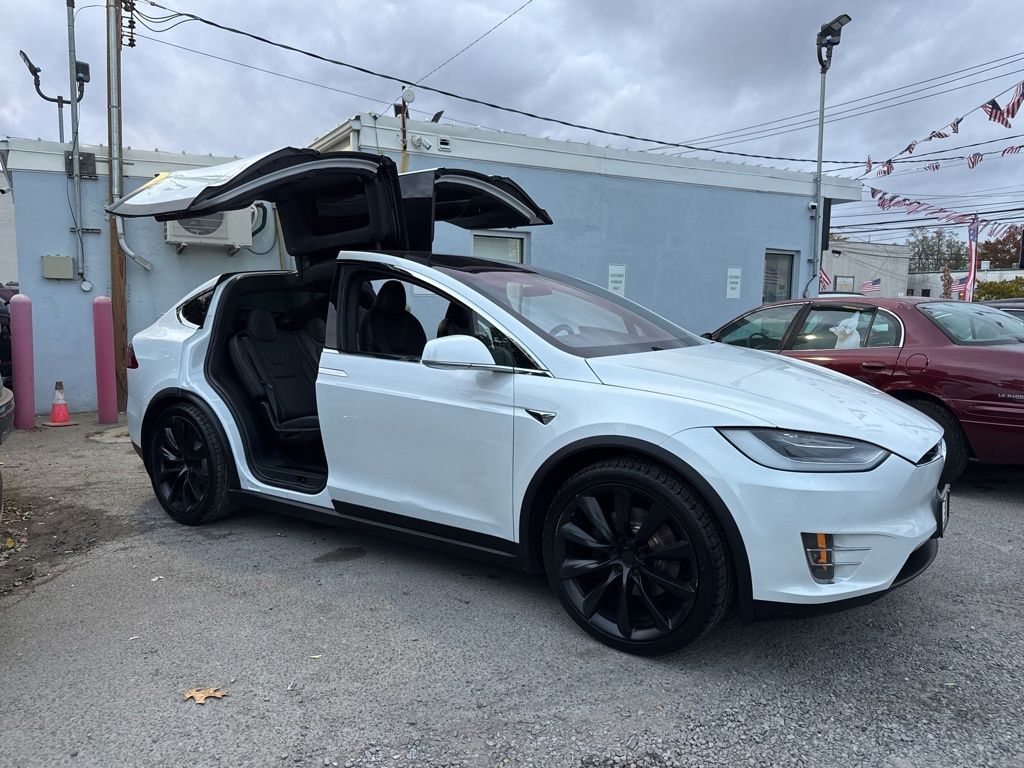 Vehicle image 3 of 33