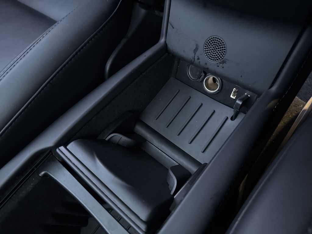 Vehicle image 32 of 33
