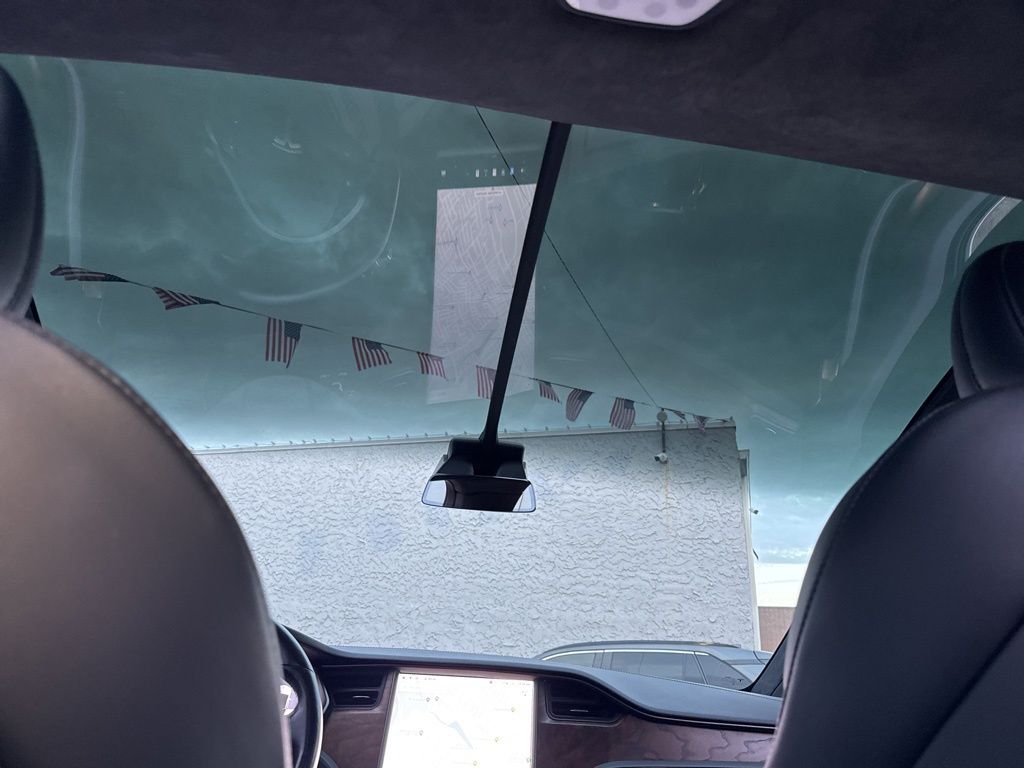 Vehicle image 22 of 33
