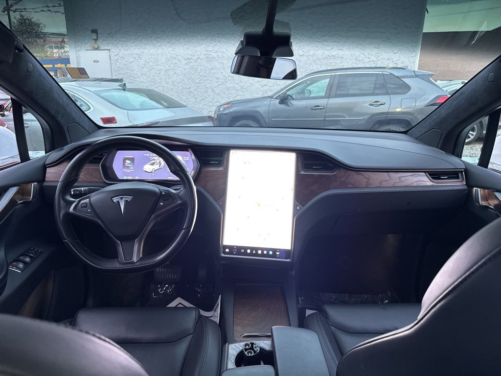 Vehicle image 19 of 33