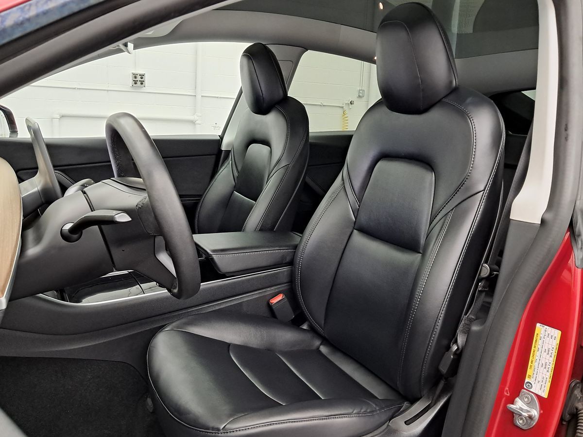Vehicle image 9 of 46