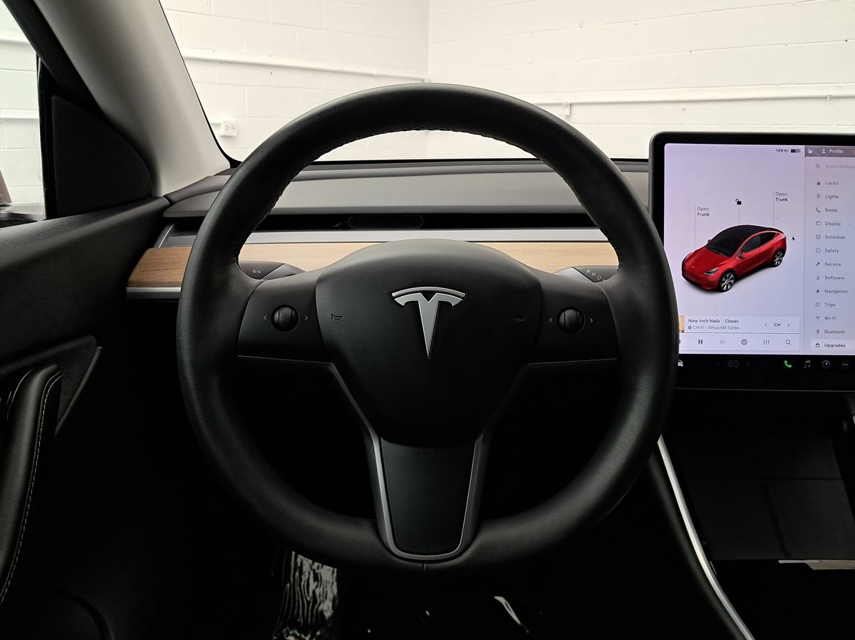 Vehicle image 12 of 46