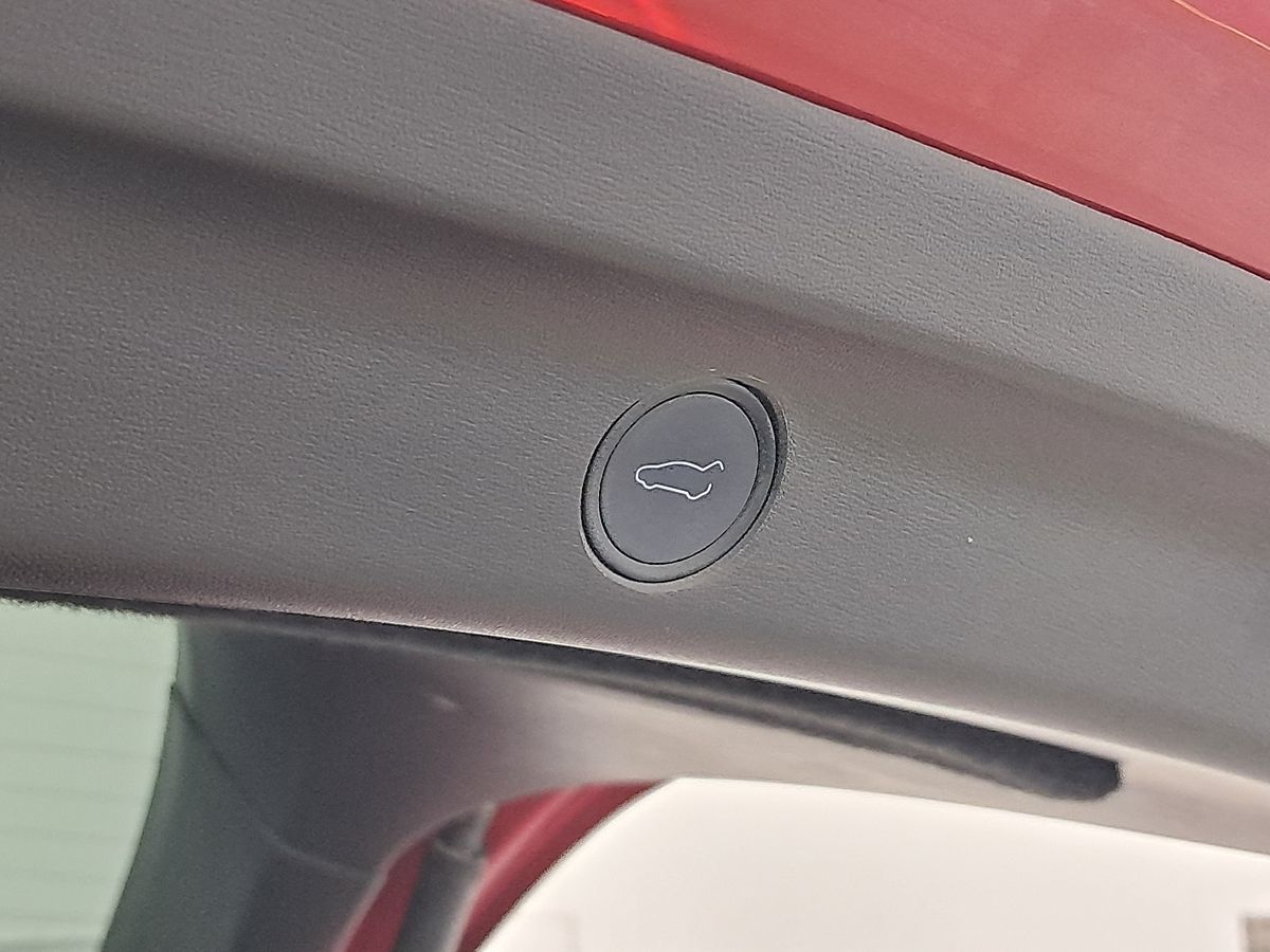 Vehicle image 40 of 46