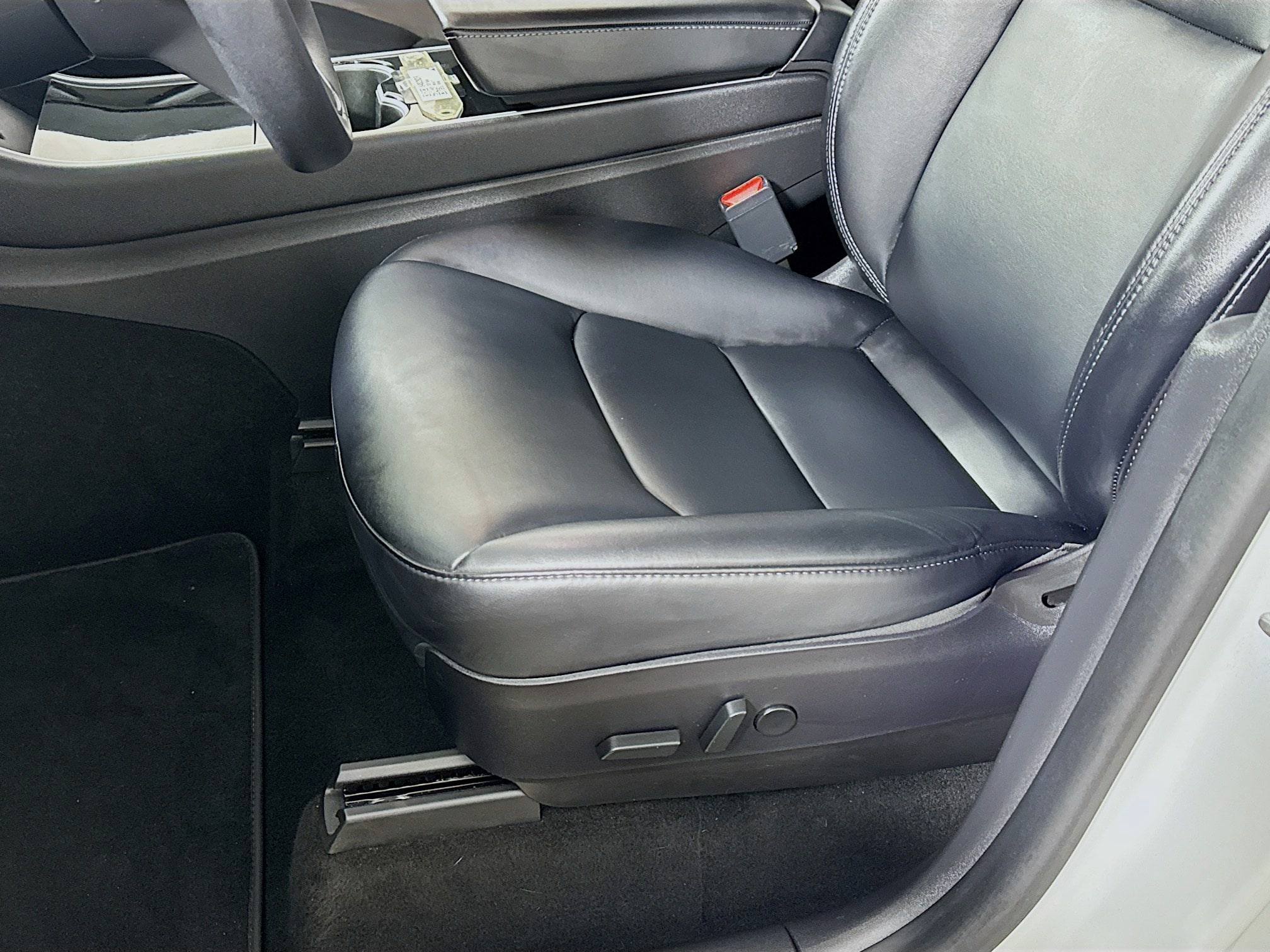 Vehicle image 20 of 29