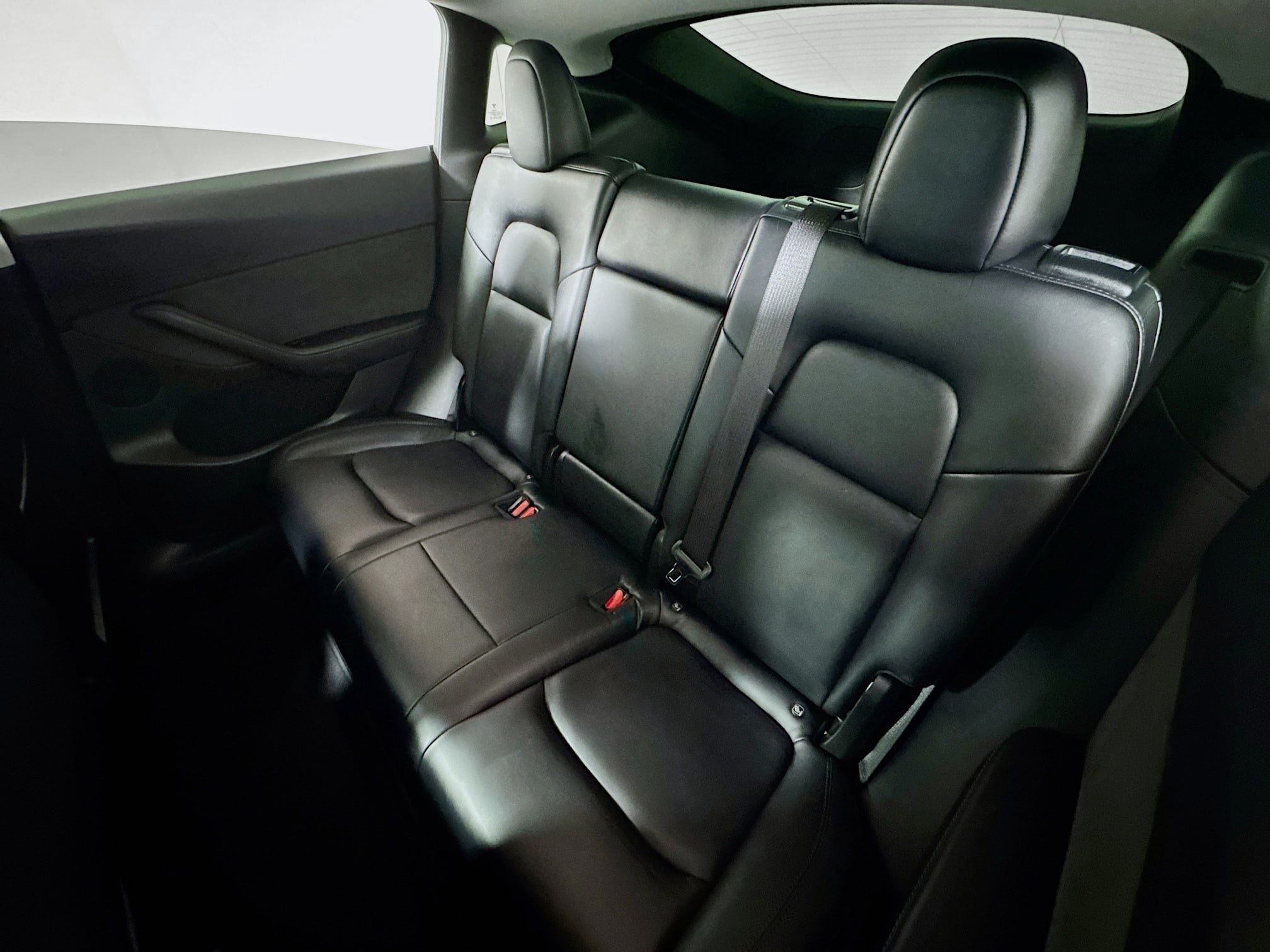 Vehicle image 21 of 29